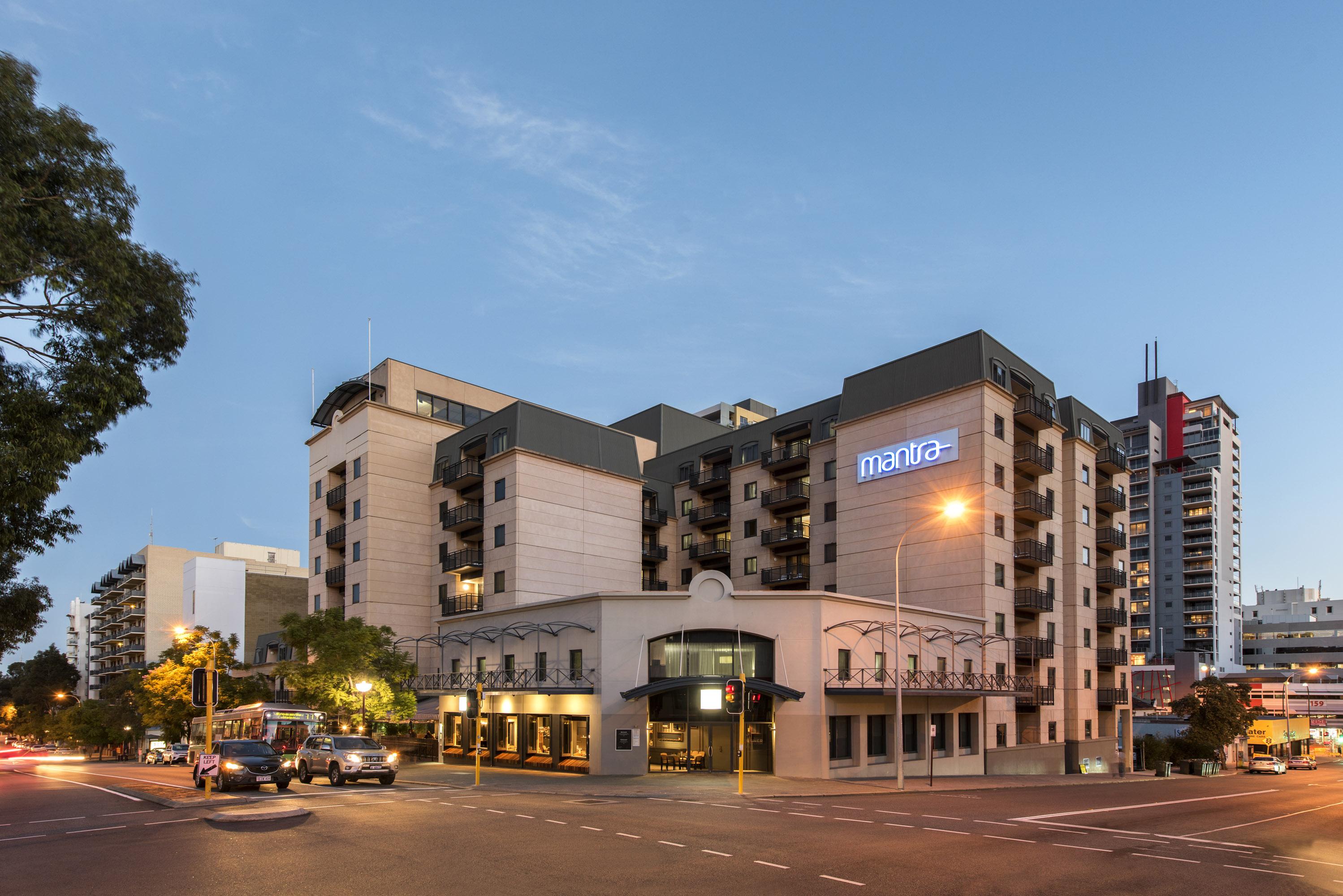 Mantra On Hay Perth Aparthotel Exterior photo