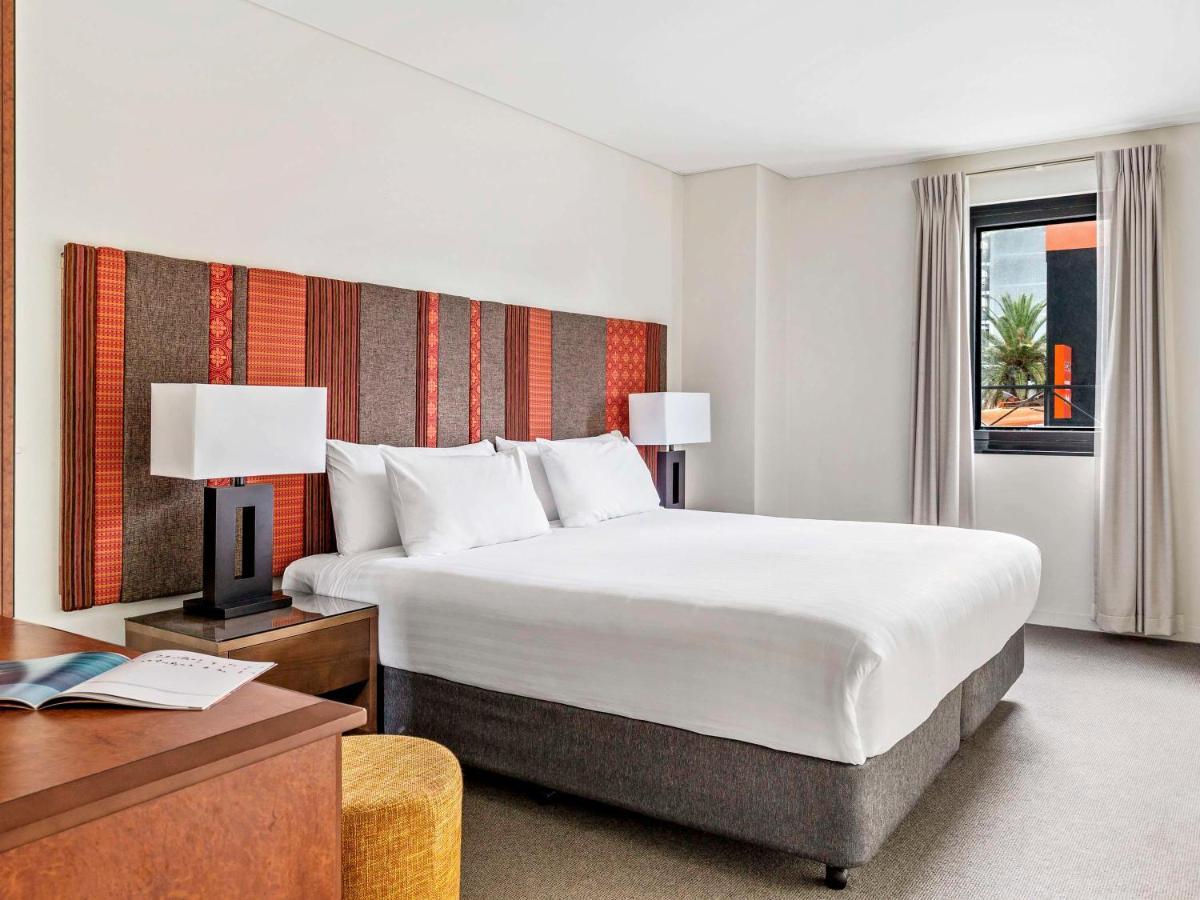 Mantra On Hay Perth Aparthotel Exterior photo