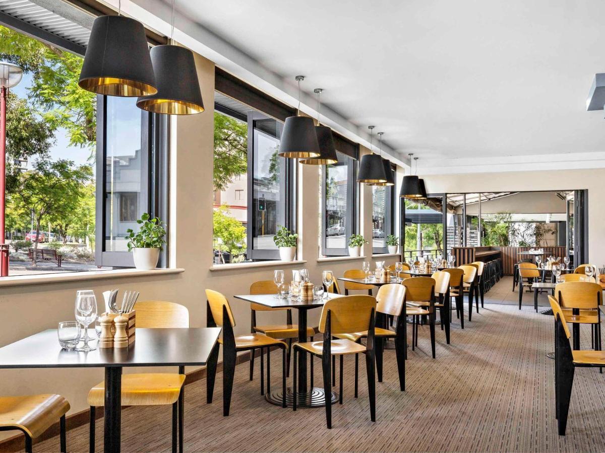 Mantra On Hay Perth Aparthotel Exterior photo