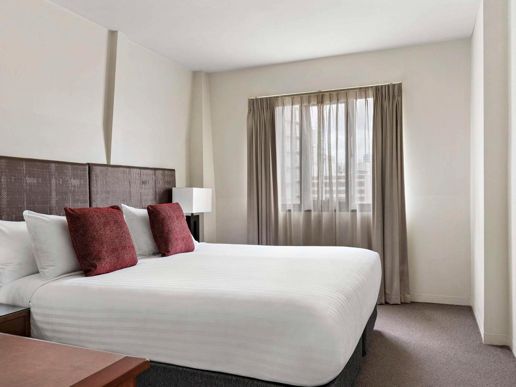 Mantra On Hay Perth Aparthotel Exterior photo