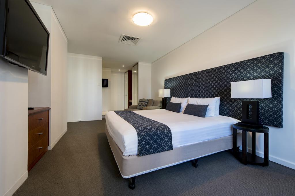 Mantra On Hay Perth Aparthotel Exterior photo